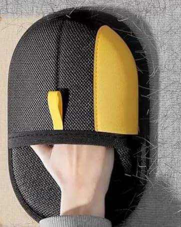 1 pair of electrostatic pet hair removal gloves - Black polypropylene cat grooming reusable with yellow decoration - Essential for cat and dog pet grooming - Durable accessory for easy cleaning