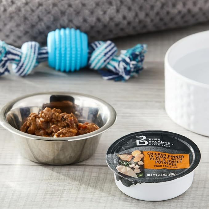 Pure_Balance Grain_Free Wet Dog Food Variety Pack, Chicken Dinner with Peas & Sweet Potatoes and Beef Dinner with Carrots & Sun Dried Tomatoes in Gravy, 3.5 oz Cups - Pack of 12