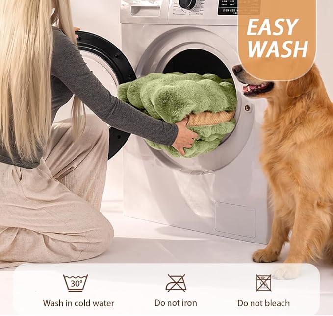Self-Warming Dog Bed, Plush Faux Fur Mat with Anti-Slip Bottom, Ultra Soft Heated Pet Bed for Medium Large Dogs, Cozy Fluffy Pad for Carriers Couch Crate, Machine Washable, 35 x 27 Inch Green