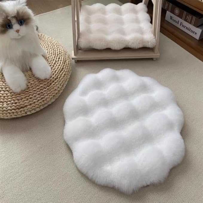Pet Cushion Pad, Self-Warming Faux Fur Dog and Cat Bed for Indoor Pets, Cozy Plush Round Kennel Pad for Cage with Non-Slip Bottom, Winter Cat Mat Bed for Kneading (White,15.7in Round)