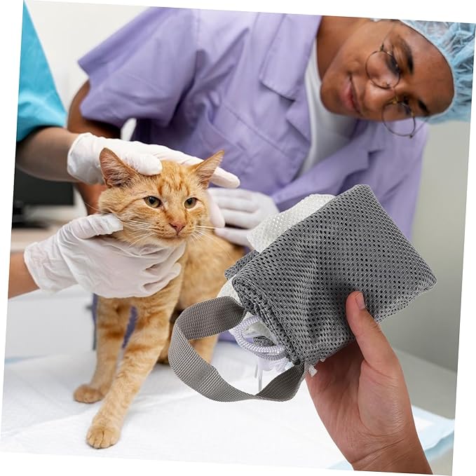 Cat Grooming Bag Mesh Wash Bag for Cats Double Mesh Sturdy Breathable for Bathing Grooming Nail Trimming Random Color