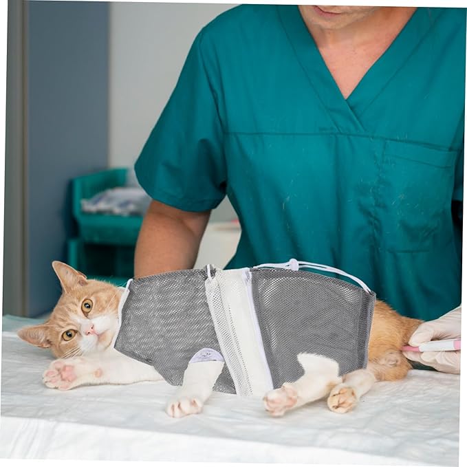 Sosoport Cat Grooming Bag Adjustable Mesh Bathing and Nail Trimming Bag for Cats Bite and Scratch Resistant for Bathing Ear Cleaning and Injection up to Random Color