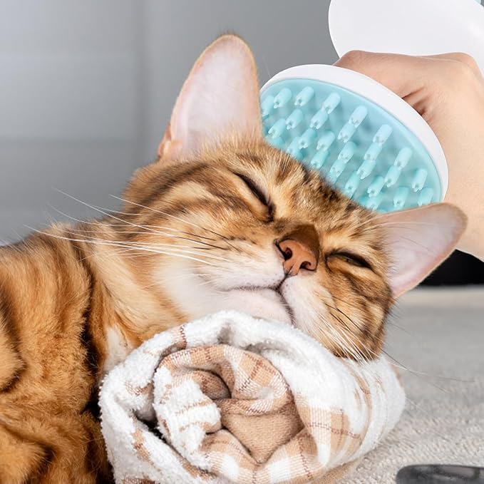 Beaupretty Pet Bathing Brush and Plastic Cat Massage Comb, Dual-function Grooming Hair Brush with Itch Relief for Long-haired Cats and Dogs, Household Pet Massager in Green