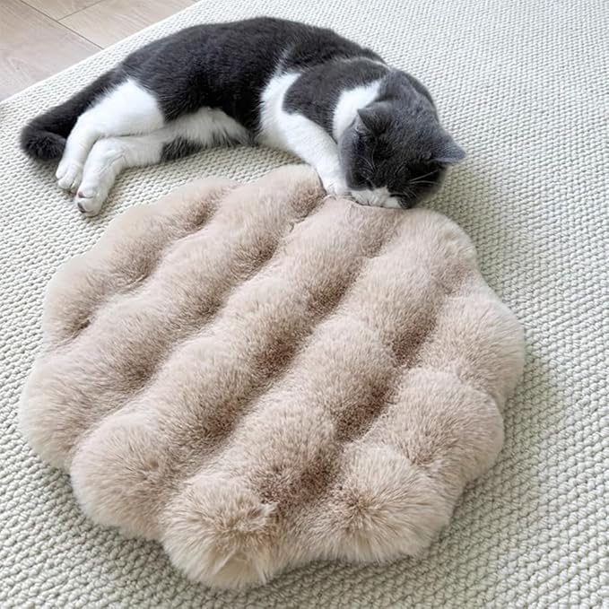 Pet Cushion Pad, Self-Warming Faux Fur Dog and Cat Bed for Indoor Pets, Cozy Plush Round Kennel Pad for Cage with Non-Slip Bottom, Winter Cat Mat Bed for Kneading (Khaki,15.7in Round)