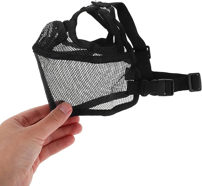 POPETPOP Short Snout Dog Muzzle for Bulldogs Adjustable Soft Breathable Mesh Mouth Cover Anti-Biting Barking Training Muzzle Medium Size Pet Supplies