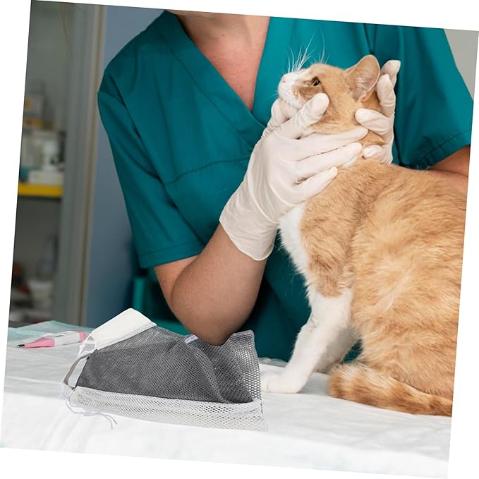 BESPORTBLE Cat Grooming Mesh Bag Adjustable Cat Bathing Bag for Nail Trimming Cleaning and Injections Breathable Design with Pull Ropes for Easy Control and Comfort Random Color