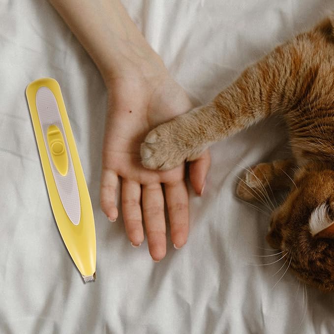 Kisangel Battery-Powered Electric Pet Hair Clippers Quiet Grooming Trimmer for Cats and Dogs Portable Cordless Cat Hair Removal Tool for Home and Travel Use