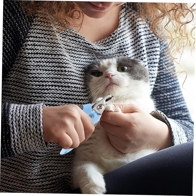 Yardwe Portable Cat Clipper for Pets Safe Easy Nail Trimming for Cats and Dogs Ergonomic Design Suitable for All Breeds Convenient Home Grooming Tool