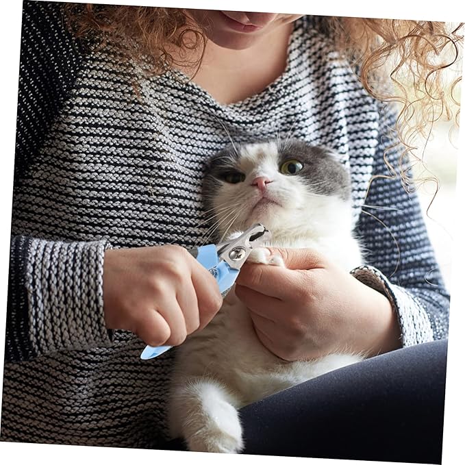 Convenient Cat Clipper Portable Nail Cutter for Cats and Dogs Non- Handle Half-Moon Design for Easy Trimming Pet Accessory for Safe Grooming