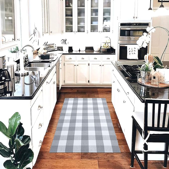 KOZYFLY Buffalo Plaid Area Rugs 3x5 Ft Gray and White Checkered Rug Washable Front Door Mat Hand Woven Cotton Outdoor Rug Large Rug for Front Porch Kitchen Entryway Patio Bathroom